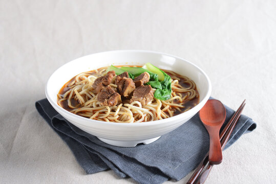 大块牛肉面
