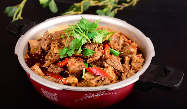 干锅炒鸡压锅鸡