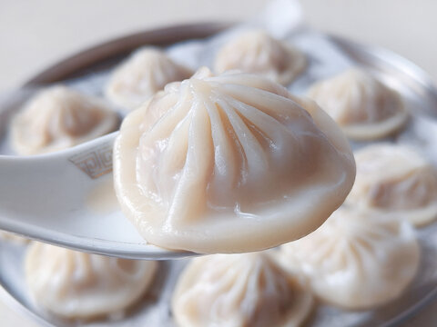 鲜肉小笼包