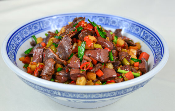酸菜炒鸡杂