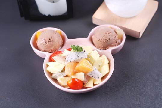 冰淇淋水果沙拉