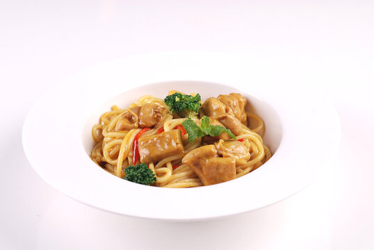 咖喱鸡肉意面