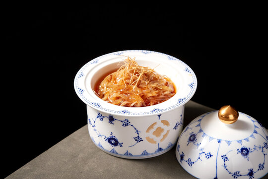 红烧鱼翅红烧大鲍翅