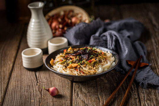 麻辣牛肉干拌米粉