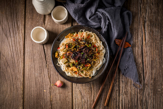 麻辣牛肉干拌米粉
