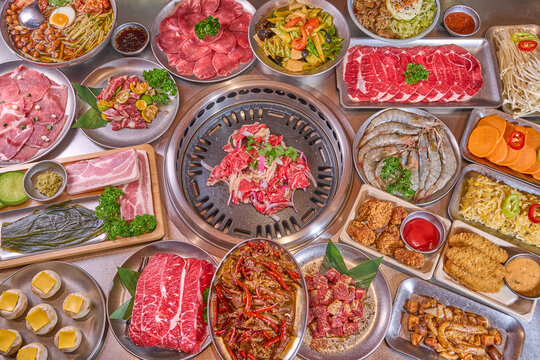 一桌烤肉