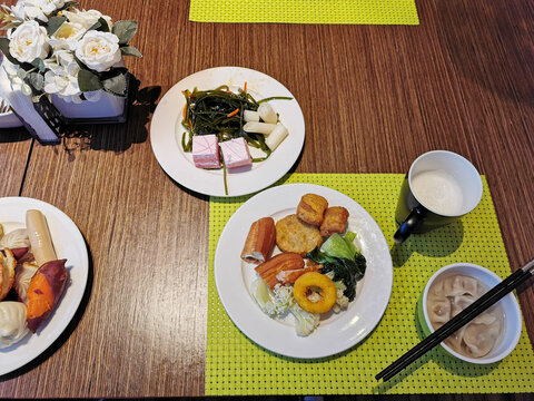 酒店自助餐