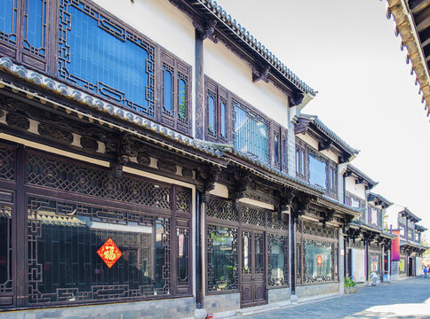 云南民族村一排二层楼古建筑