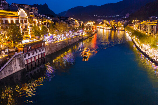镇远水上夜景