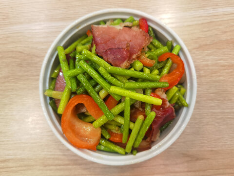 蒜苔炒腊肉