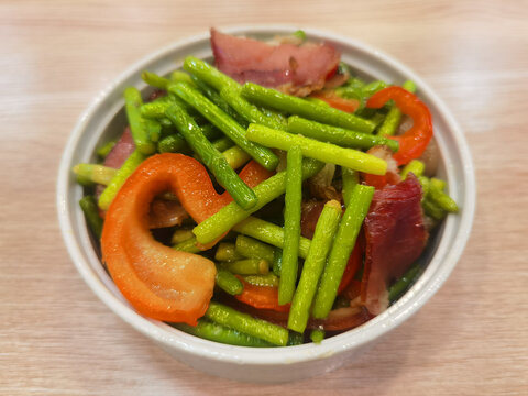 蒜苔炒腊肉