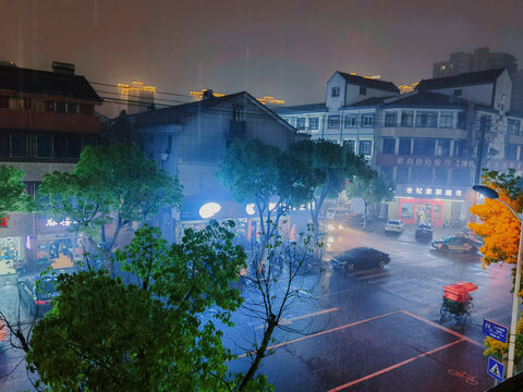 夜雨朦胧