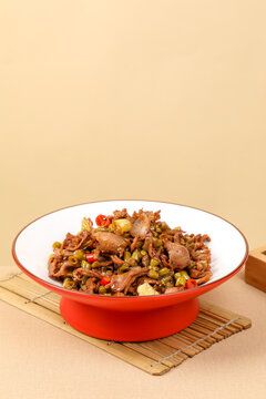 酸豆角炒鸡胗