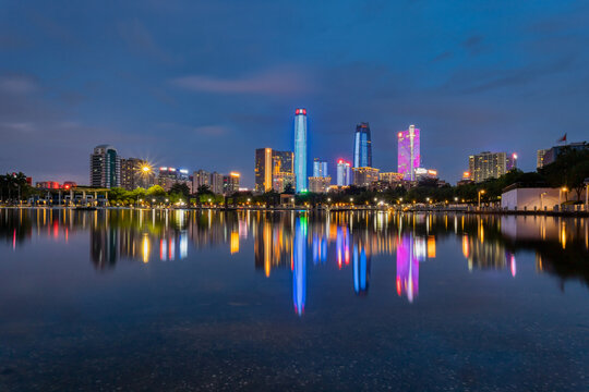 东莞第一高楼民盈国贸夜景