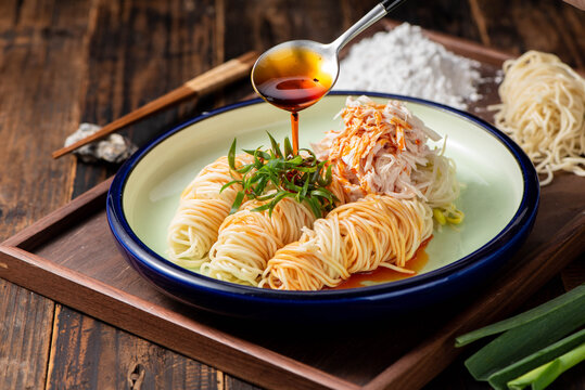 鸡丝凉面