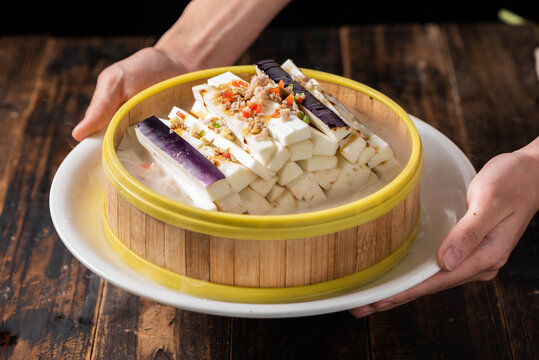 蒜茸肉沫蒸茄瓜