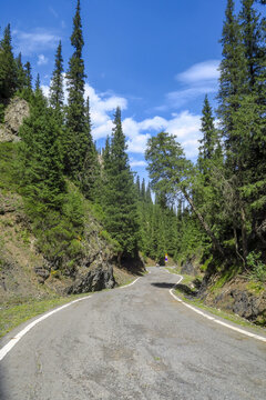 新疆天山大峡谷景区公路