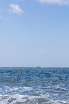 蔚蓝色的大海海面