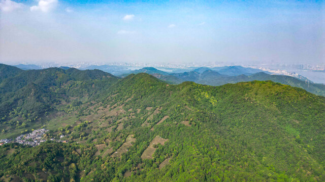 山峦云雾
