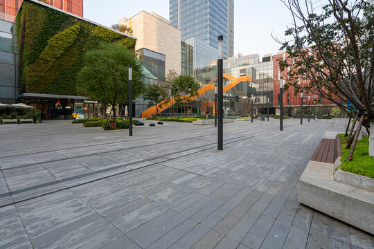 武汉大悦城现代都市的开阔广场景观
