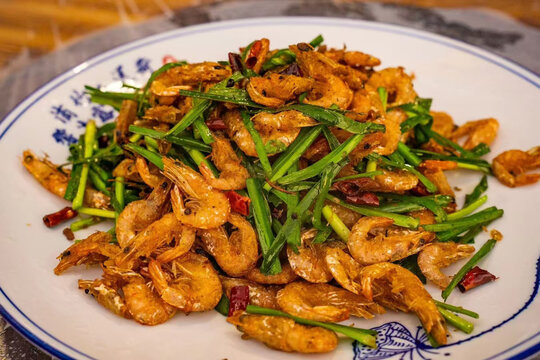 韭菜炒河虾