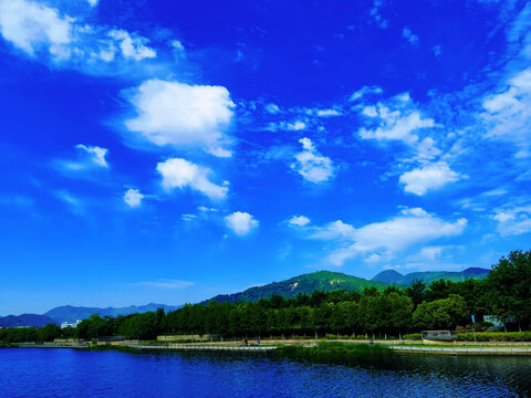 山与江