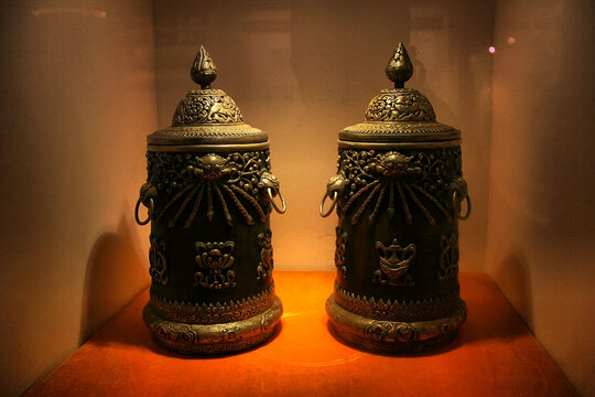 精美双尊古代金属工艺容器