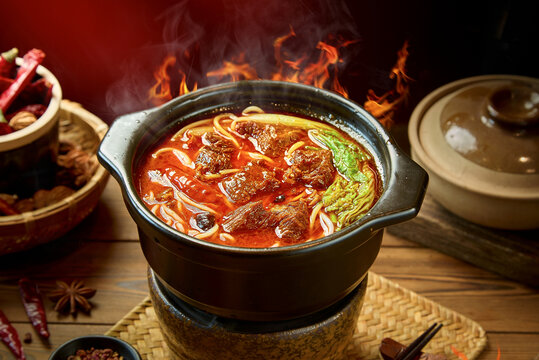 砂锅牛肉米线