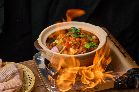 砂锅鸡肉煲