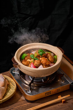 砂锅鸡肉煲