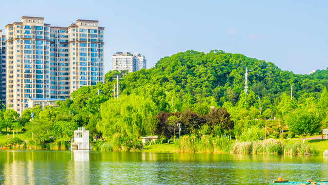 湖畔建筑