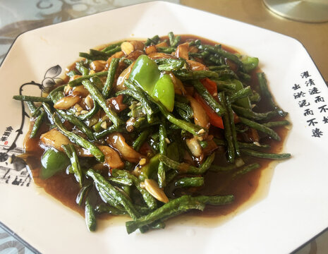 美味素炒长豆角青椒