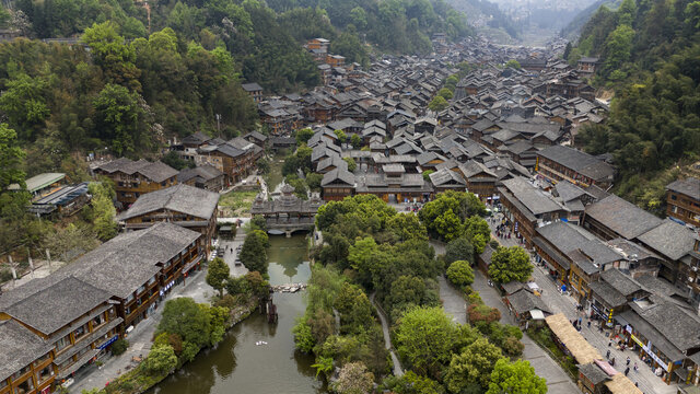 山间古朴的传统村落景观肇兴侗寨