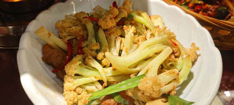 美味炒花菜色香味诱人