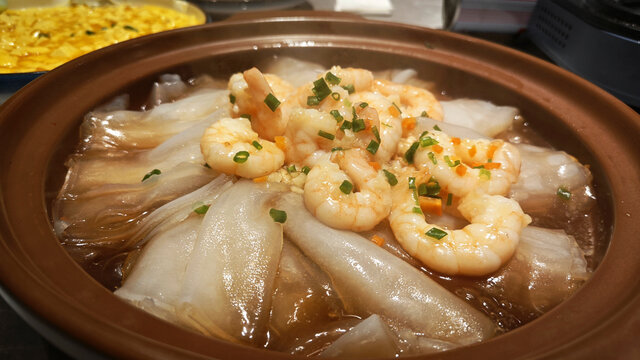 虾仁白菜粉丝砂锅煲