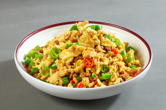 鸡蛋炒青椒