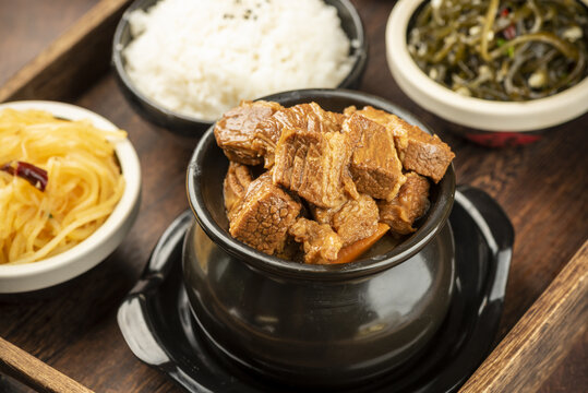 红焖牛肉