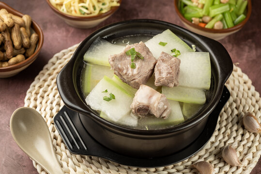 冬瓜排骨粉丝砂锅