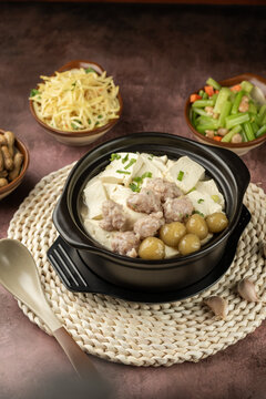 豆腐双丸子砂锅