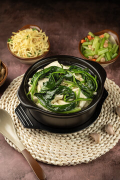 菠菜豆腐砂锅