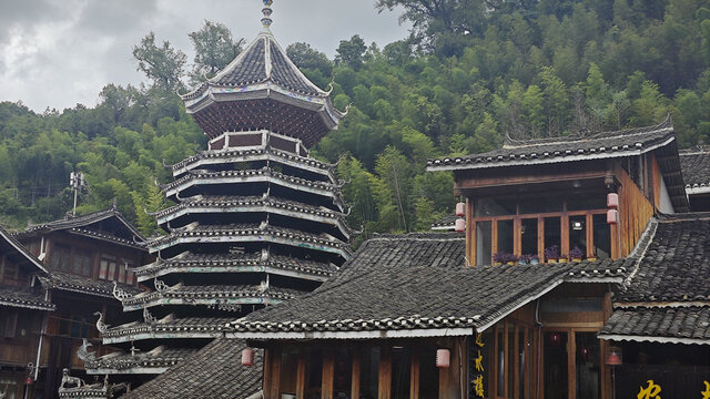 古朴侗族村寨与宝塔建筑