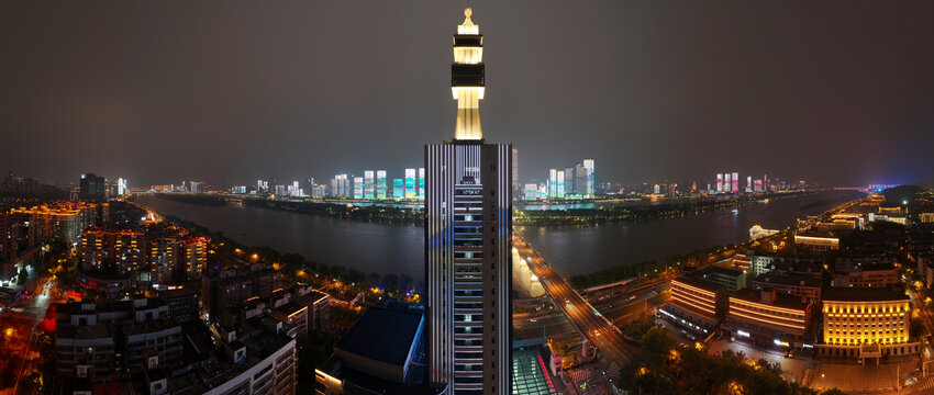 长沙交警大楼夜景全景