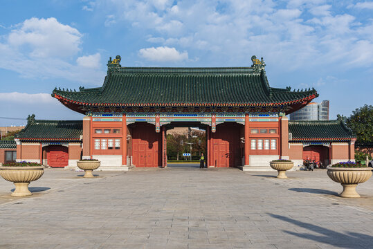 上海交通大学校门