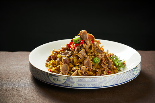酸豆角炒鸡胗
