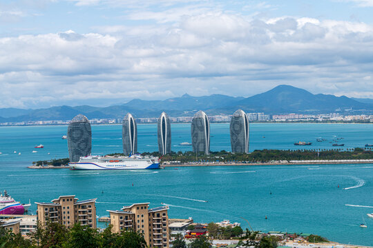 三亚海景与标志性建筑风光