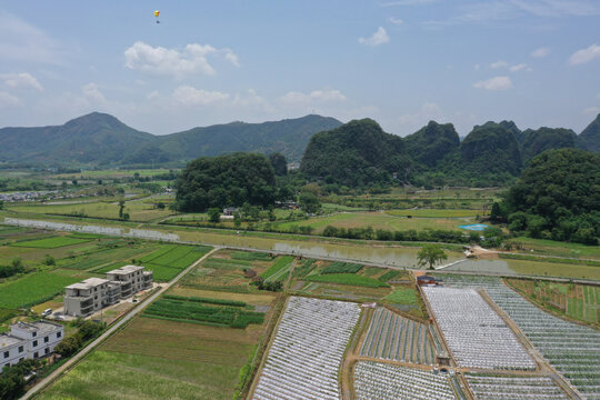 英西峰林