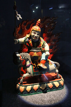 传统工艺骑马武将木雕摆件
