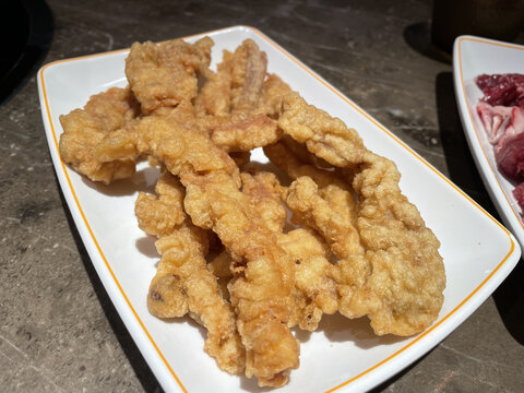 油炸小酥肉