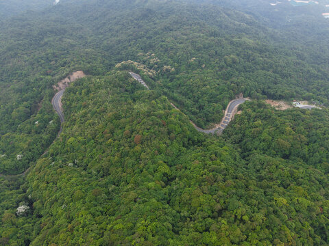 河源万绿湖桂山风景区航拍蜿蜒公路美景