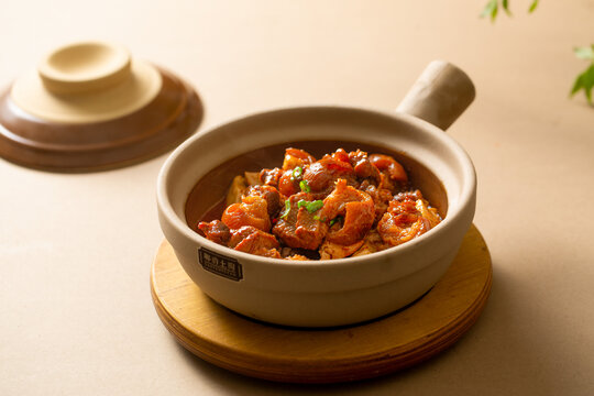 肘子肉豆腐煲